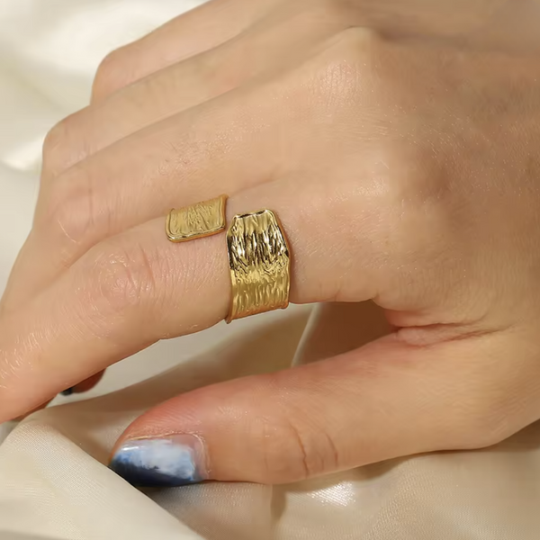 NEOM Edge Ring