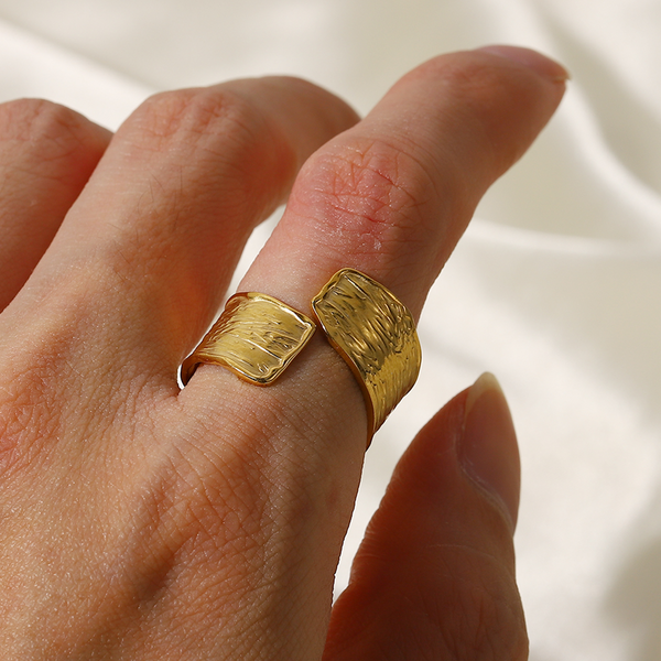 NEOM Edge Ring