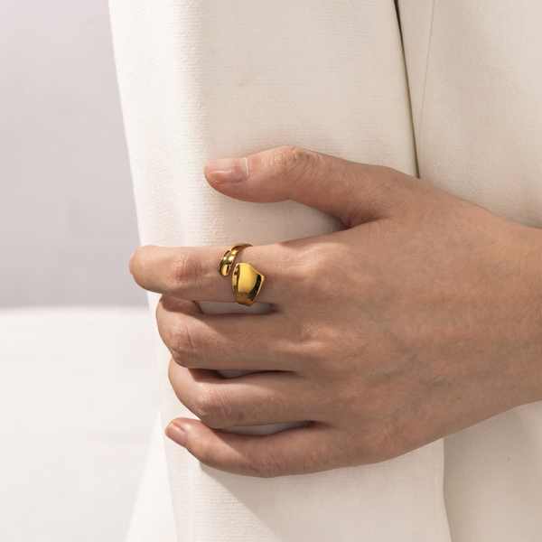 Diriyah Bold Ring