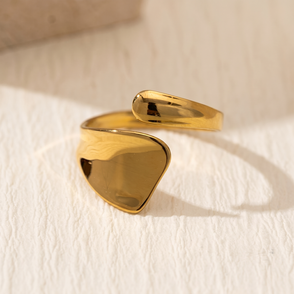 Diriyah Bold Ring
