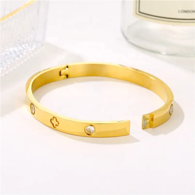 Clover - Gold Bangle