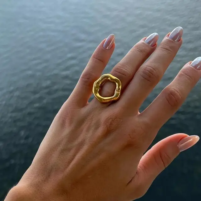 Twisted Hoop - Ring