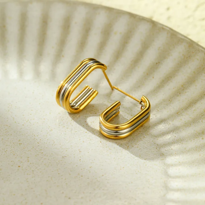 Elongated Hoops - Earrings (Gold & Silver)