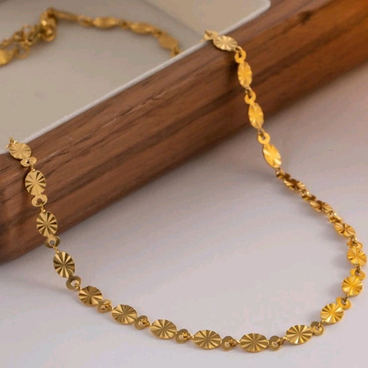 سلسلة من الزهور - قلادة