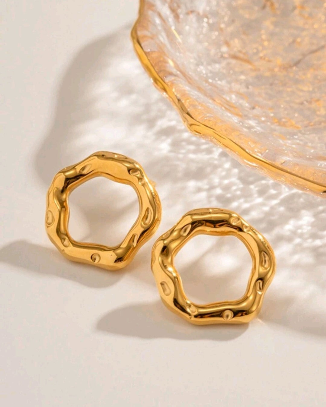 Little Twisted Hoop - Earrings