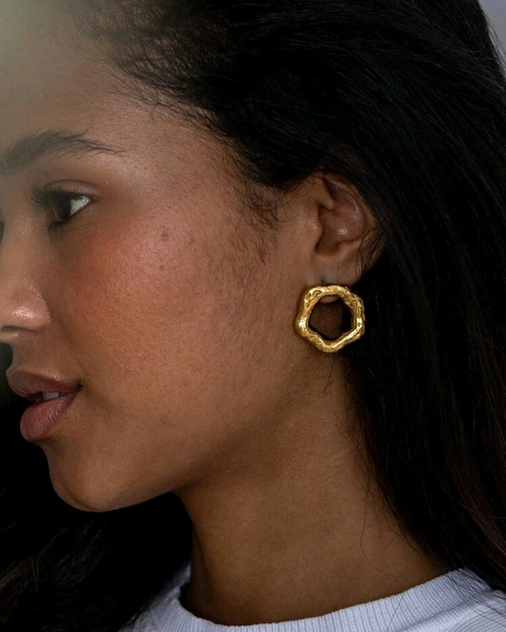 Little Twisted Hoop - Earrings