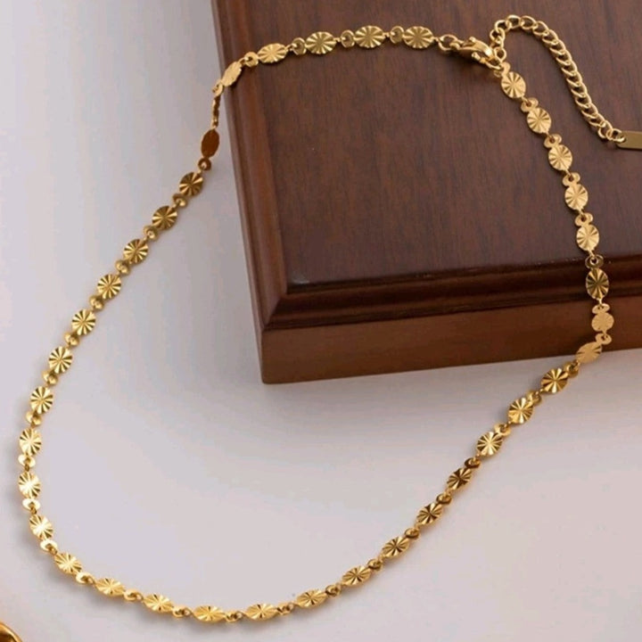 سلسلة من الزهور - قلادة