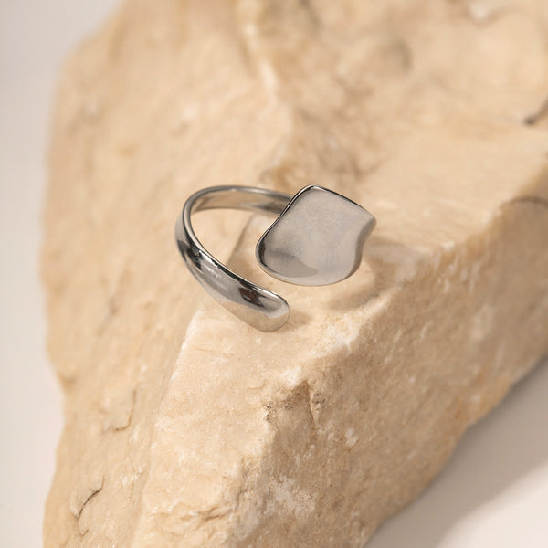 Diriyah Bold Ring (Silver)