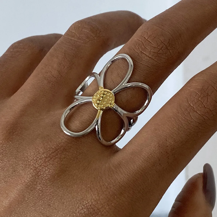 Daisy - Silver Ring
