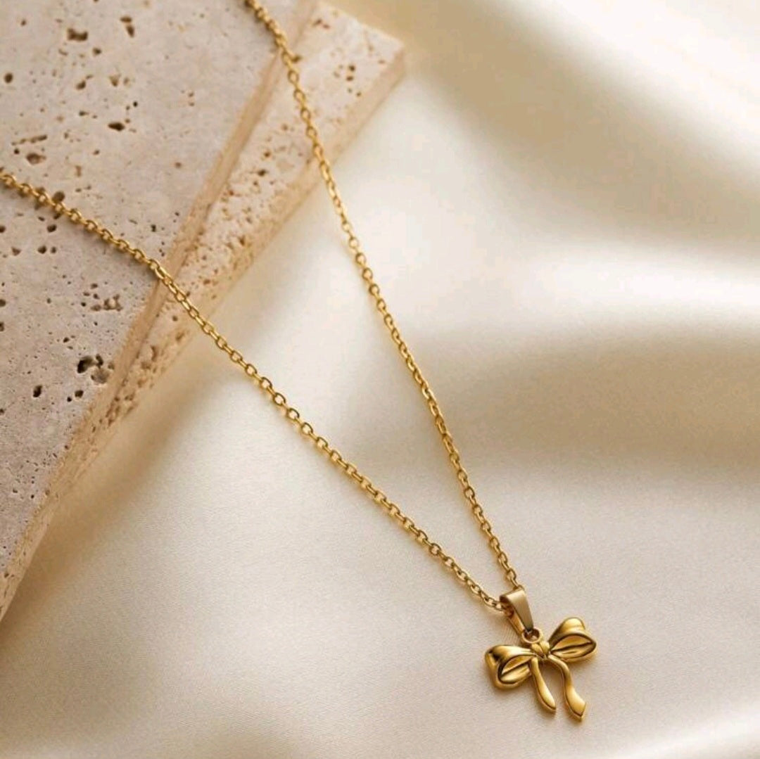 The Cute Bow - Necklace