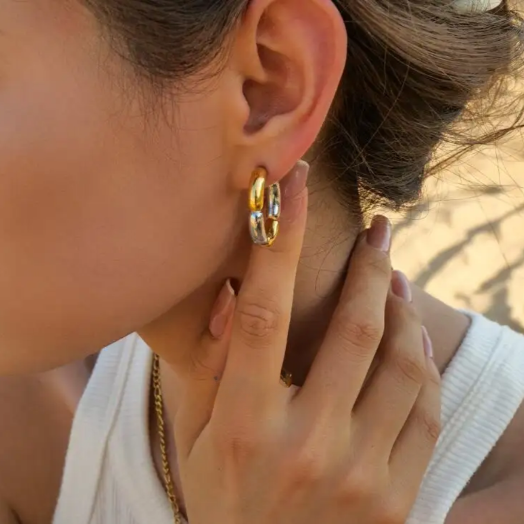 Duo Flower Hoop - Earrings (Gold & Silver)