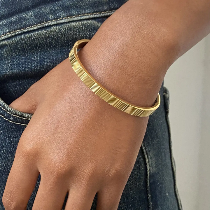 Golden Elegance - Bangle