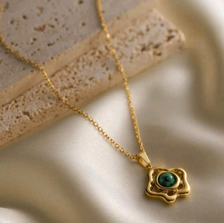 The Green Flower - Necklace