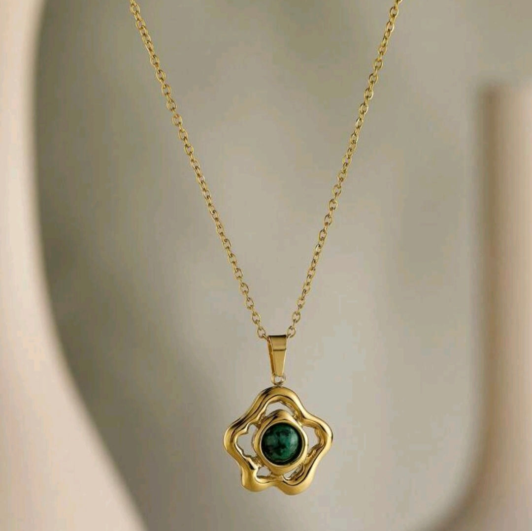 The Green Flower - Necklace