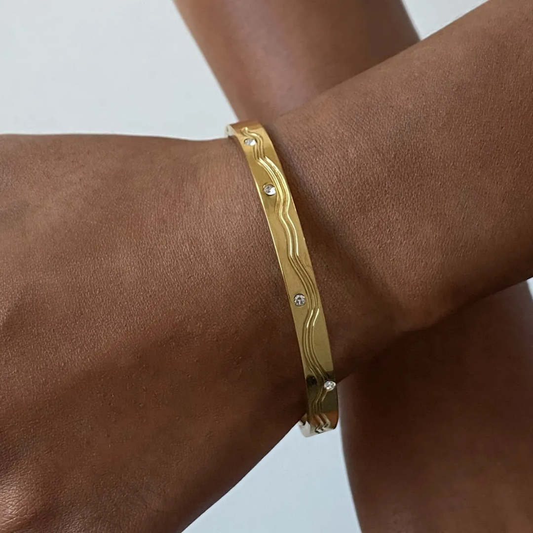 Golden Elegance - Bangle