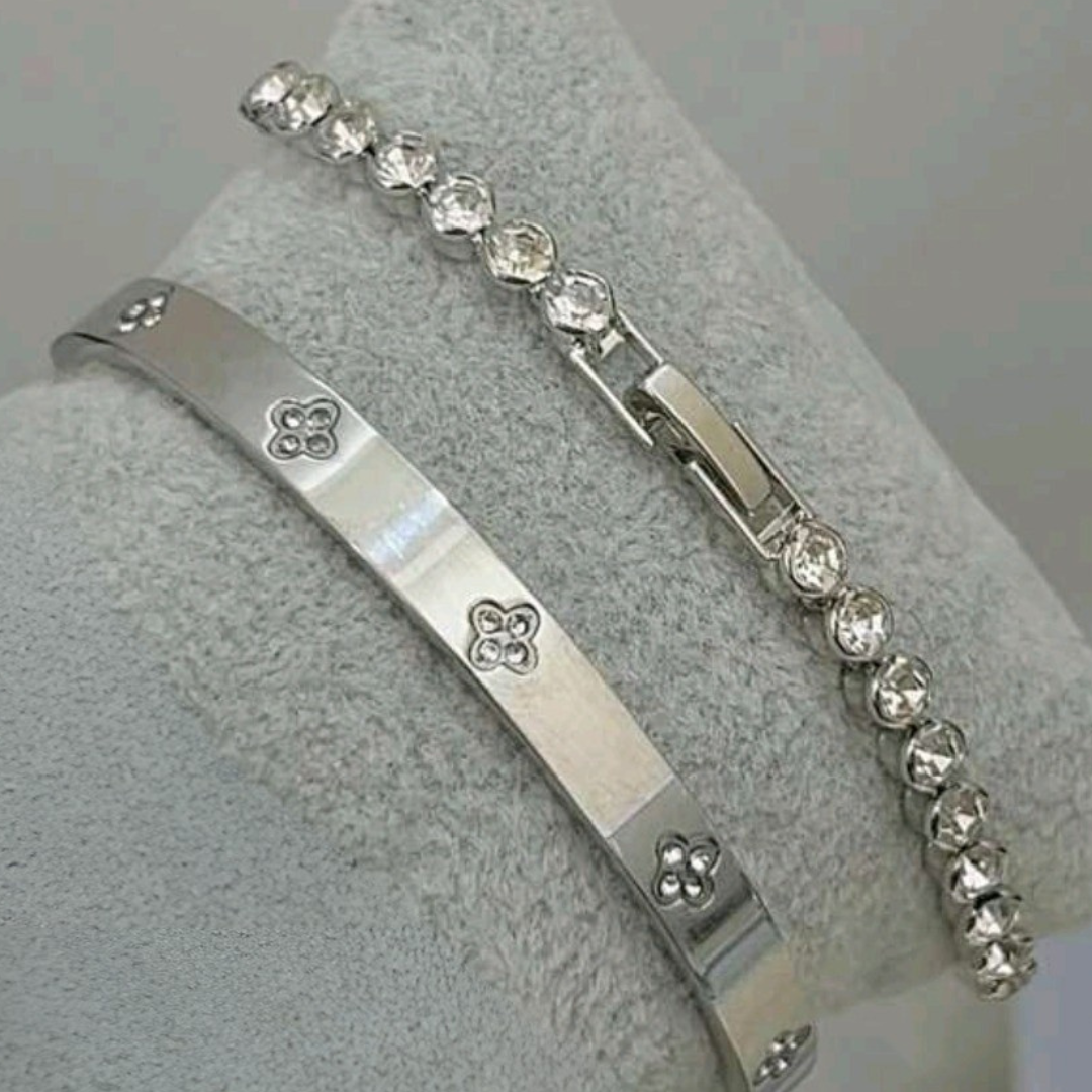 Sparkly Clover - Set of 2 Silver Bracelets