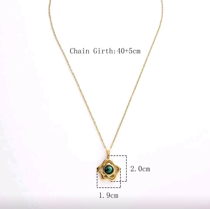 The Green Flower - Necklace