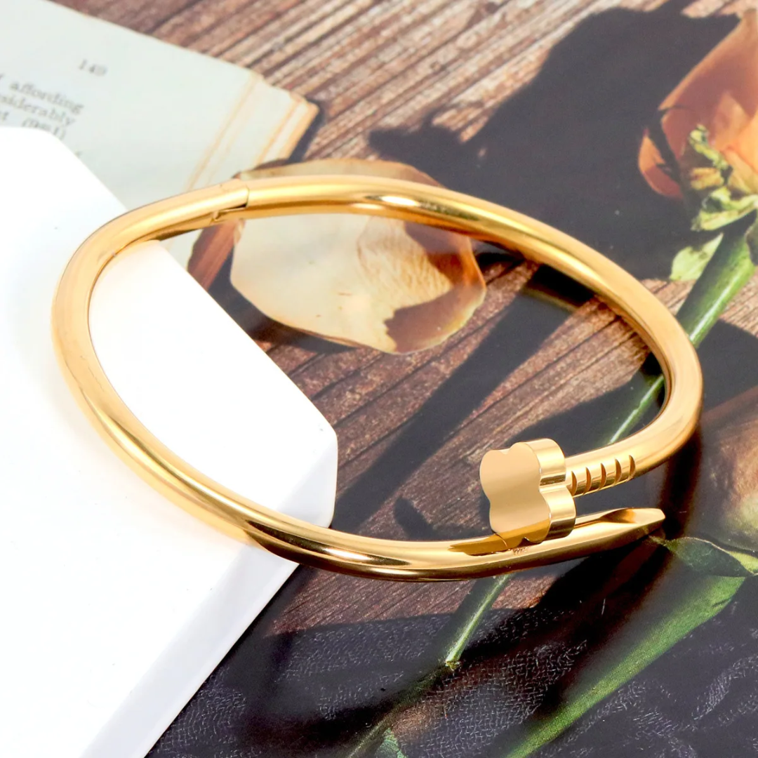 Clover Nail - Gold Bangle