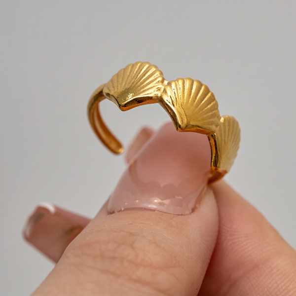 Capri Shell Ring
