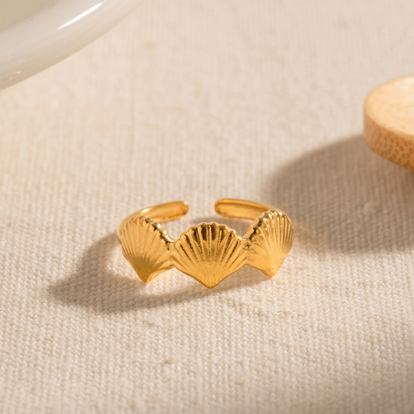 Capri Shell Ring
