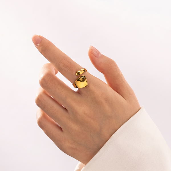 Diriyah Bold Ring